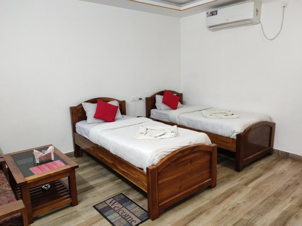Hotel Nakshatra Karimganj Luaran gambar